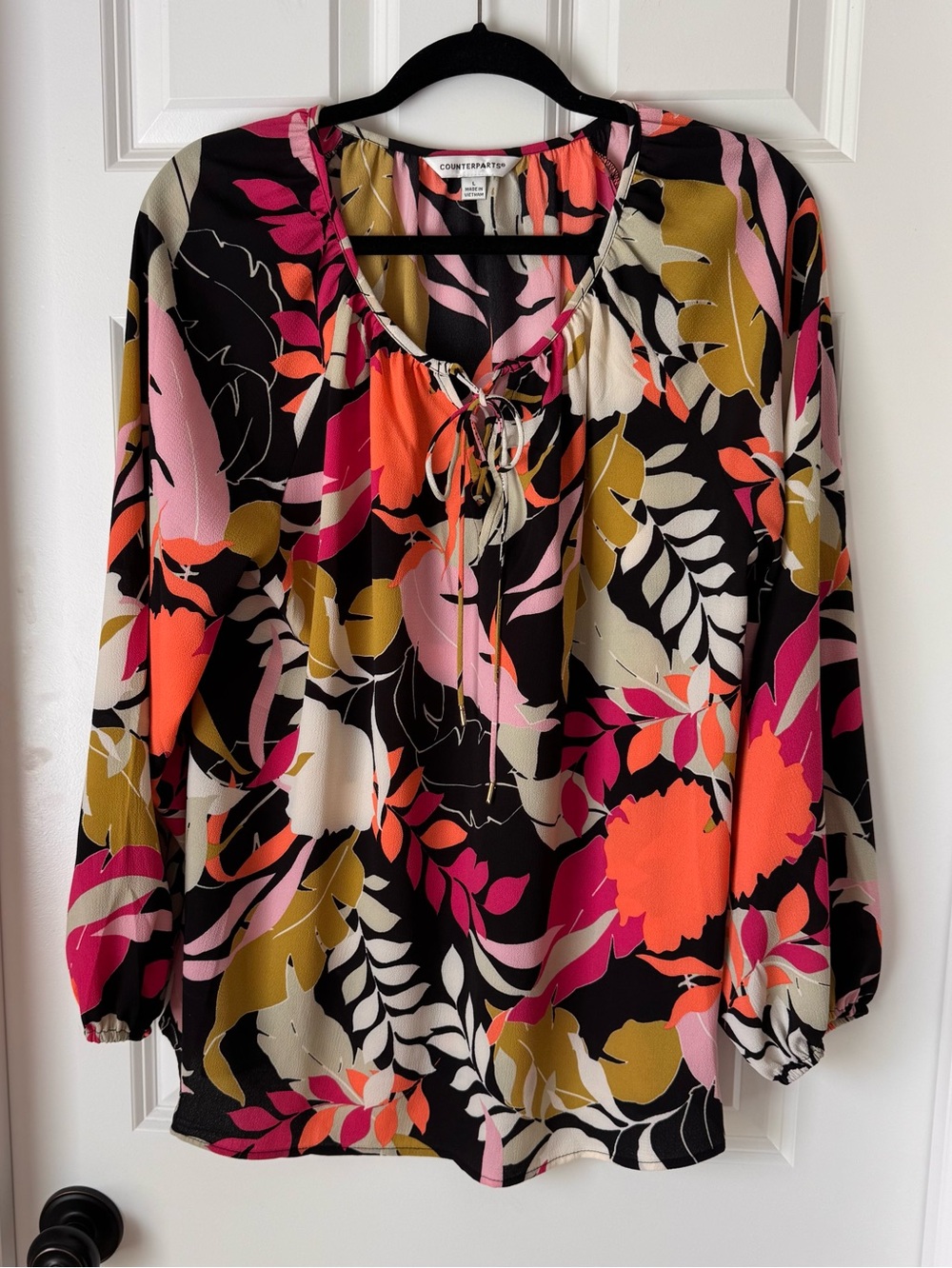 Counterparts - Patterned flowy tie neck blouse - Large - Black, pink, orange